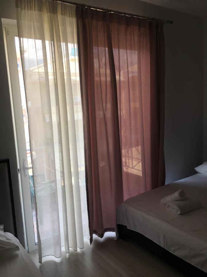 Irini Boutique Rooms!!! ヒマラ エクステリア 写真